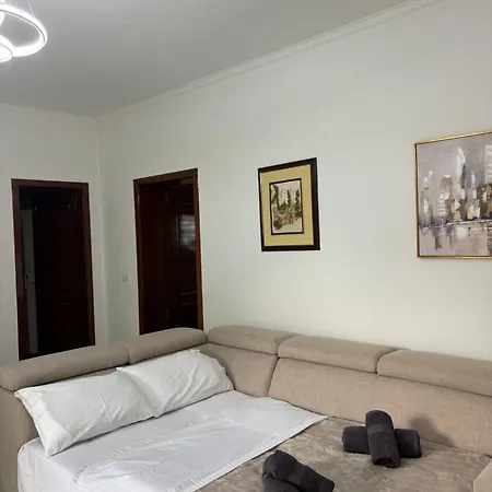 Comfortable Private House Near The Center Of *