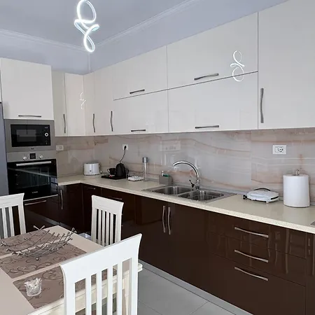 Comfortable Private House Near The Center Of