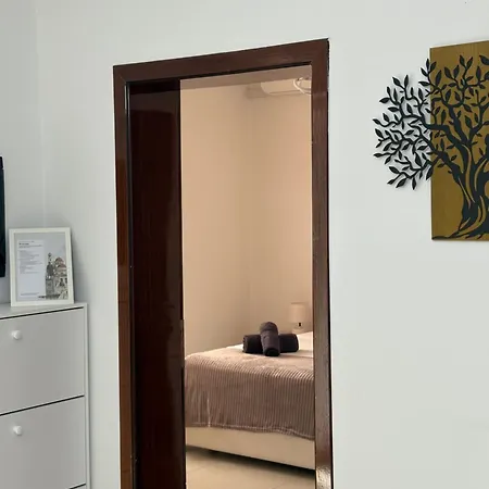 Comfortable Private House Near The Center Of *